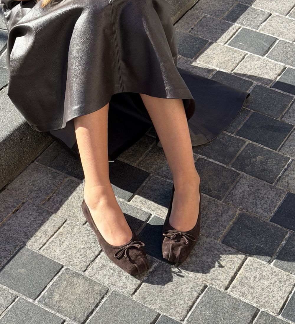 Serena ballerina, dark brown suede