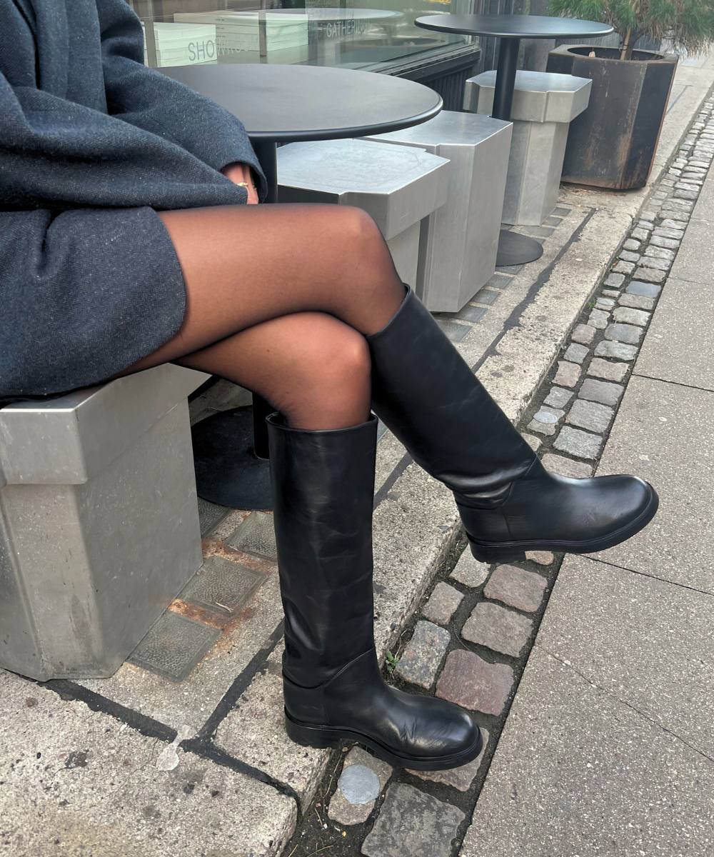 Alva II boots, black leather