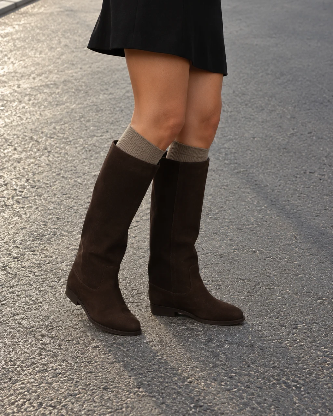 Isabella 30 boots, dark brown suede