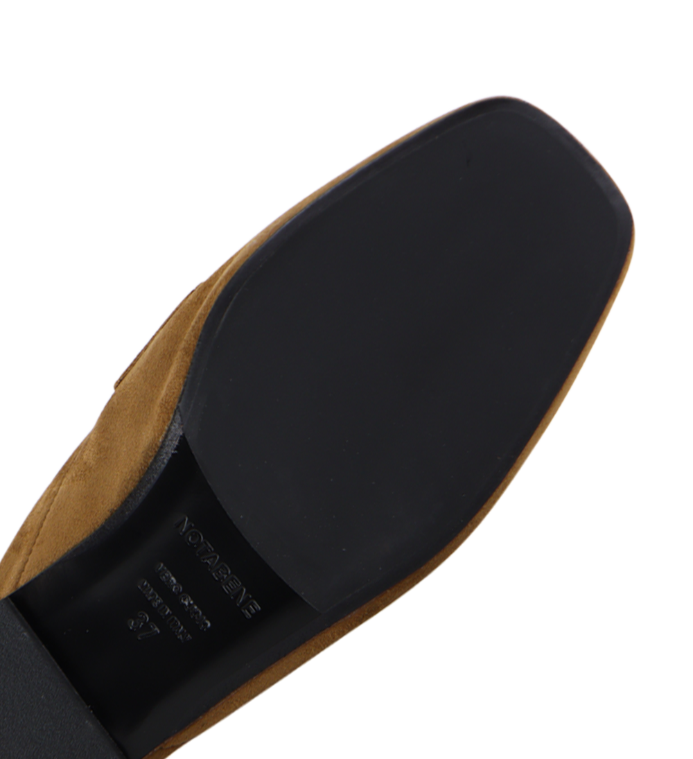 Charlie mule, camel ruskind