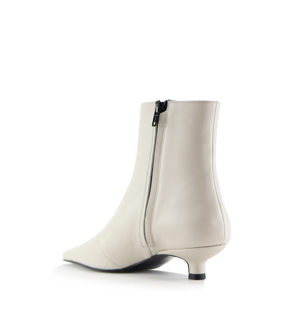 Elly 35 boots, off-white leather