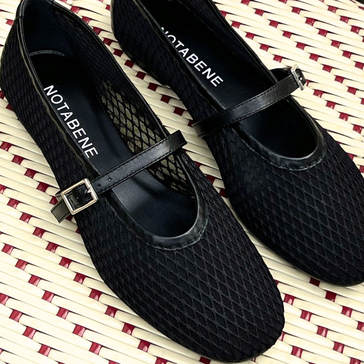 Papillion ballerina, black mesh