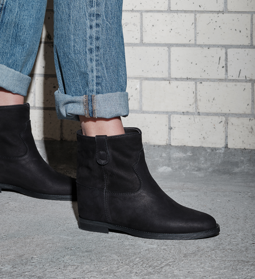 Isa 30 boots, black nubuck