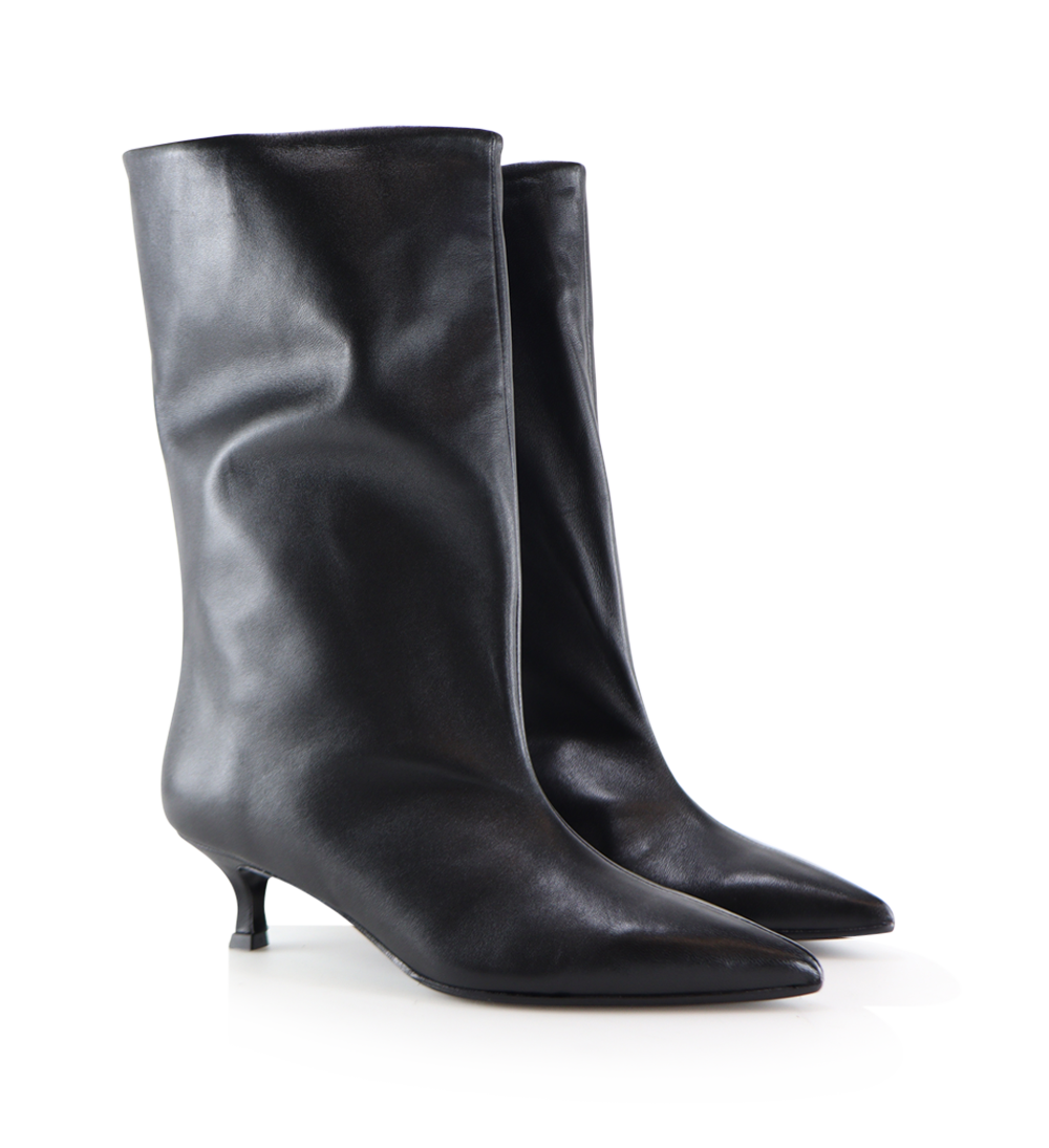 Greer 40 boots, black leather