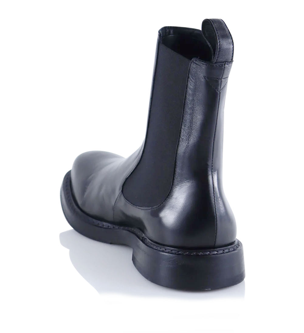 Roman chelsea boots, black leather