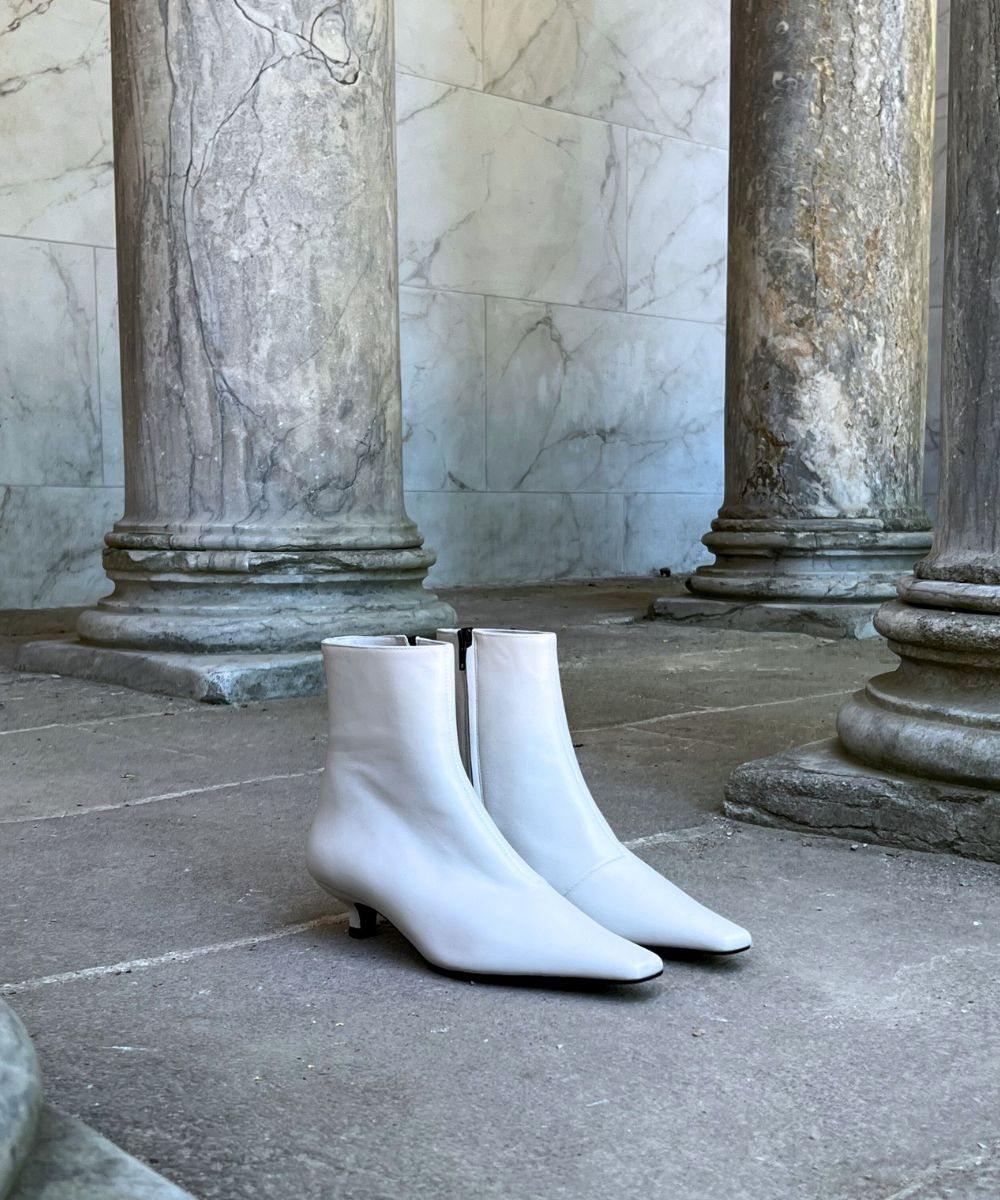 Elly 35 boots, off-white leather