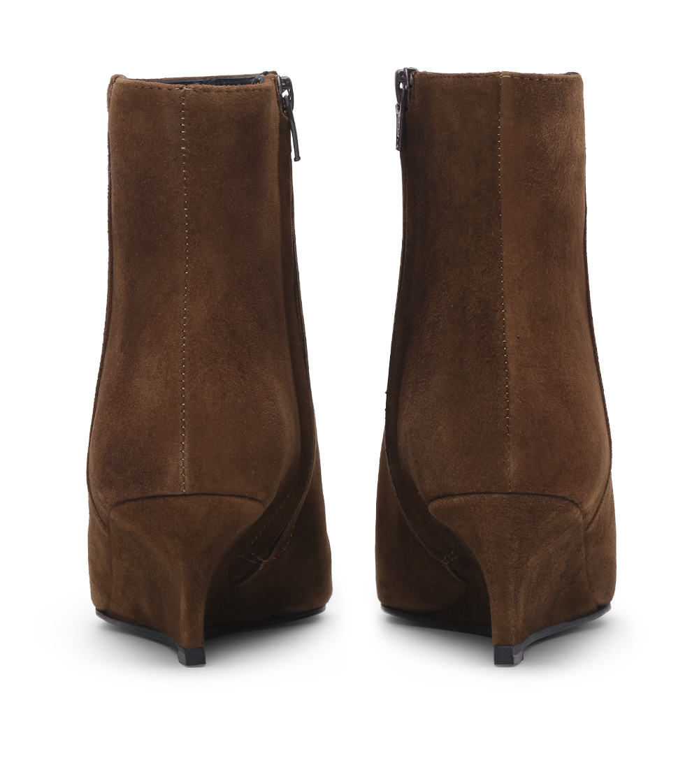 Elma 50 wedge boot, chestnut suede