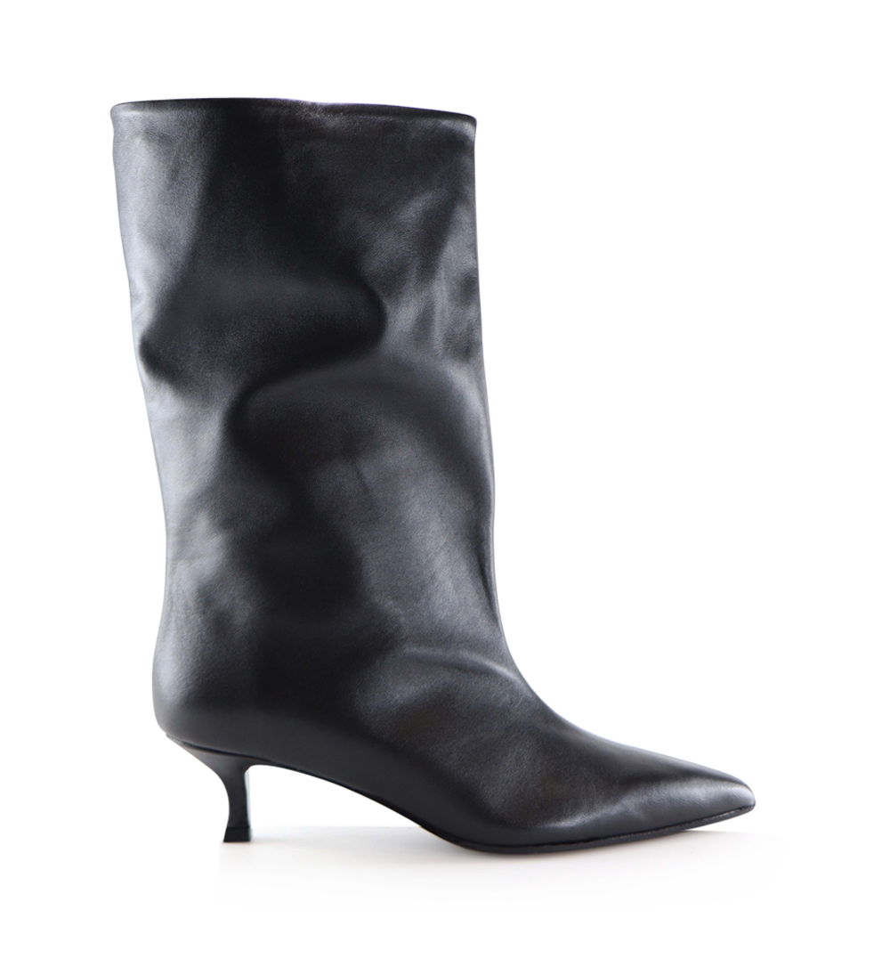 Greer 40 boots, black leather