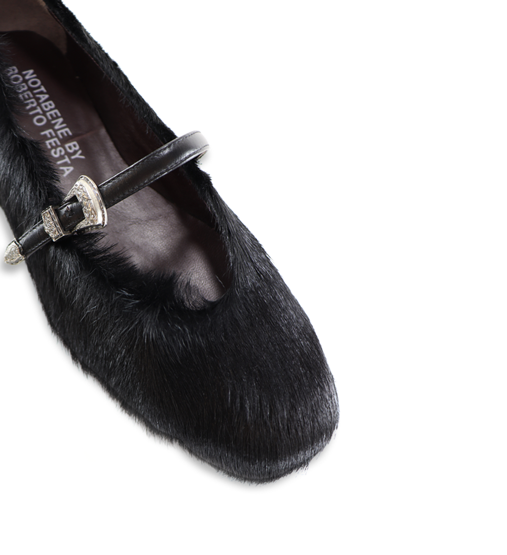 Carlotta ballerina, sort ko pels